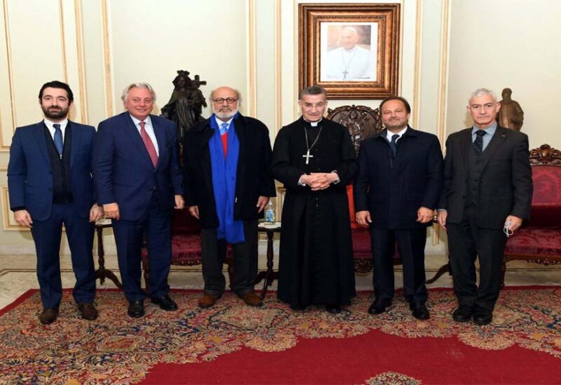 البطريرك الراعي خلال استقباله لممثل السياسي للشيخ بهاء الحريري صافي كالو