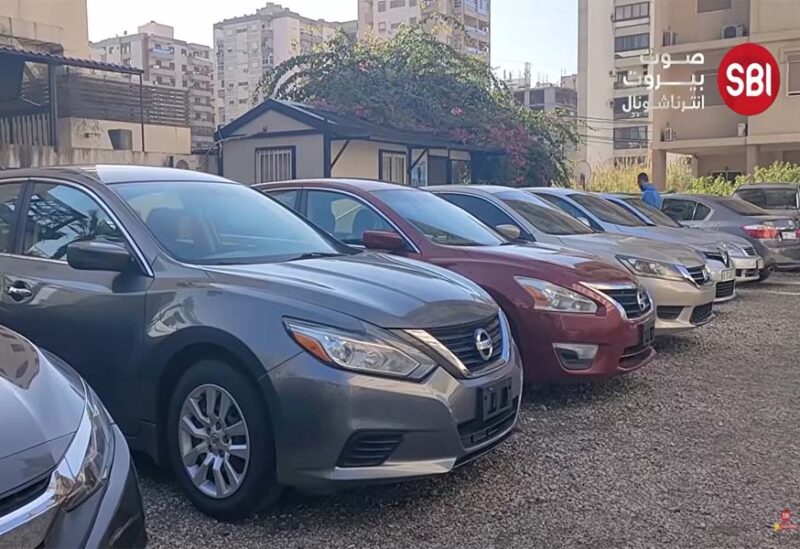 أزمة الدولار الجمركي تهدد قطاع السيارات
