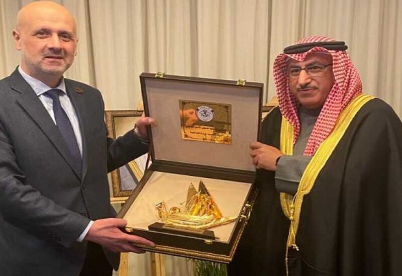 مولوي ووزير الطاقة الكويتي