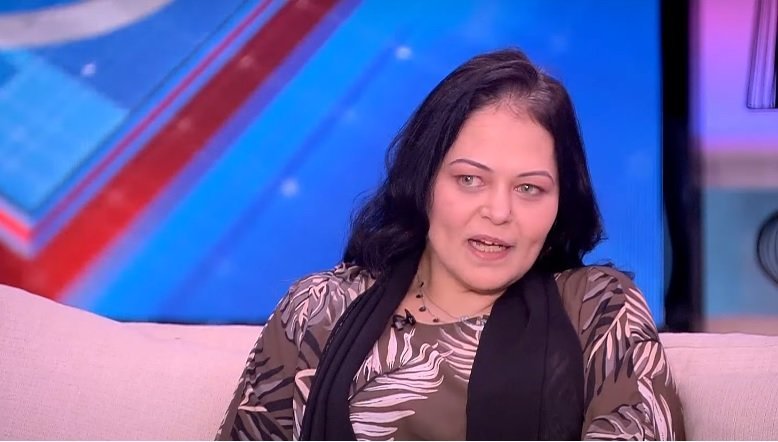 الفنانة المصرية نيفين مندور حديثاً