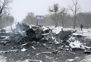 آلية روسية مدمرة في حرب أوكرانيا