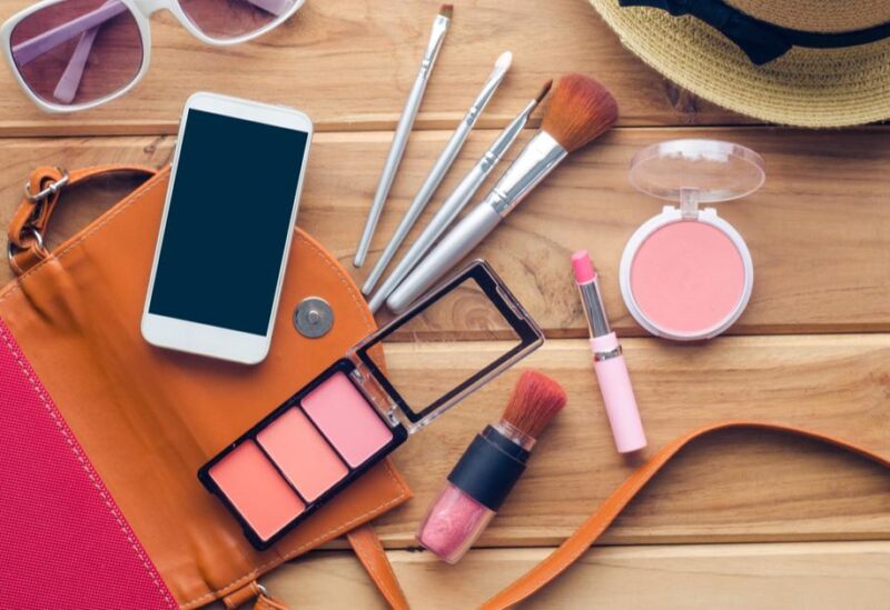 مستحضرات تجميل- تعبيرية
