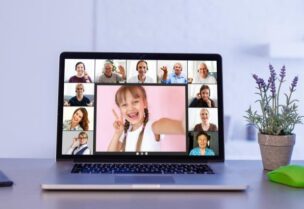 شاشة لابتوب