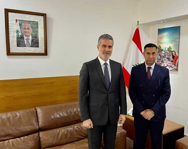 وزير السياحة مع السفير العراقي 