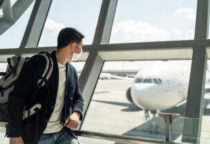 يعتبر قطاع السياحة والطيران من أكثر القطاعات تأثراً بموجة جائحة كورونا