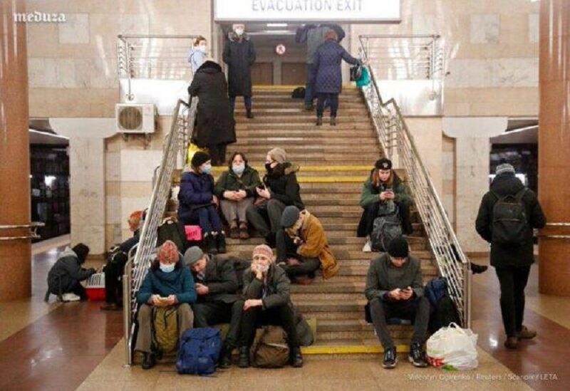 مواطنون عالقون في مطار كييف