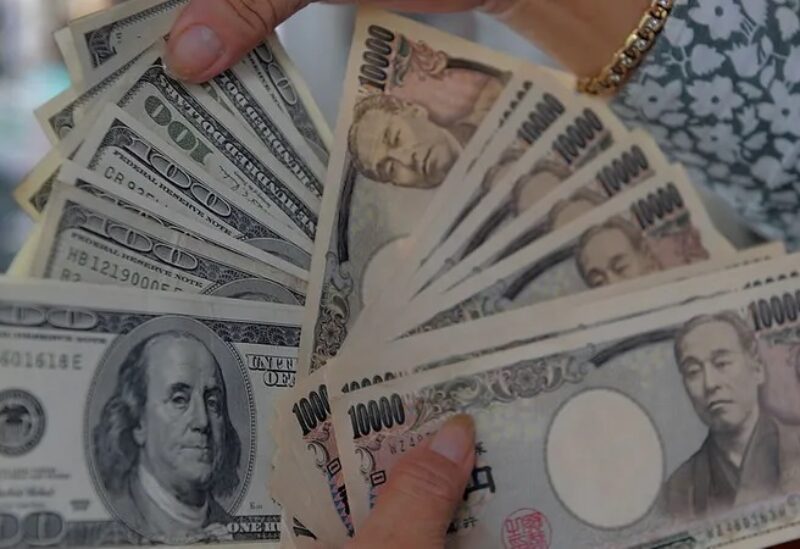 الدولار الأمريكي والين الياباني