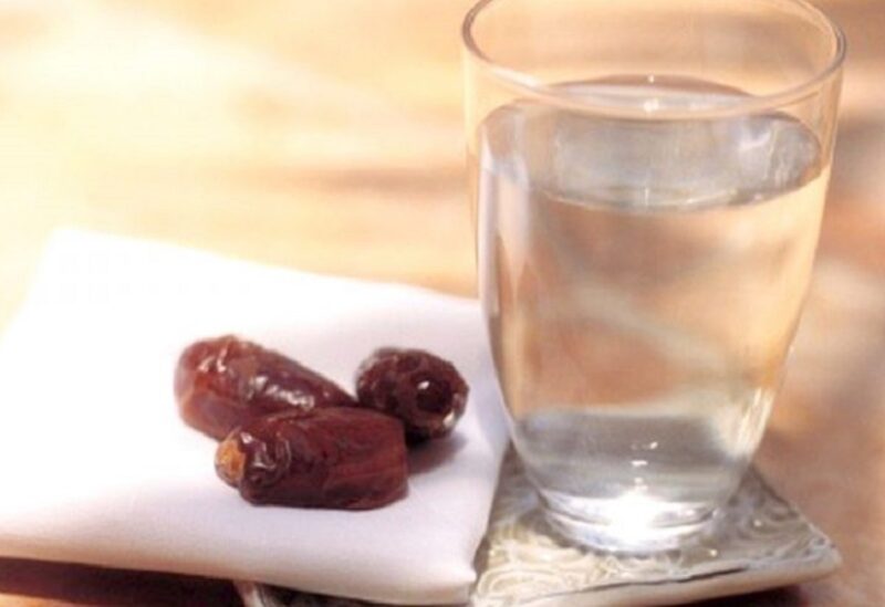 التمر والماء