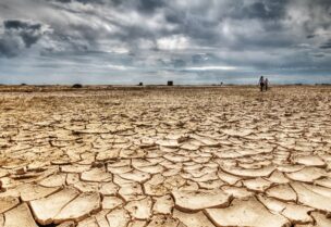 تُعرف الأمم المتحدة تغيّر المناخ بالتحولات الطويلة الأجل في درجات الحرارة وأنماط الطقس