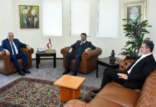 وزير الخارجية والمغتربين عبدالله بو حبيب في اجتماع مع وزيري السياحة وليد نصار والاقتصاد امين سلام