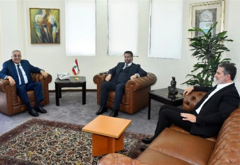 وزير الخارجية والمغتربين عبدالله بو حبيب في اجتماع مع وزيري السياحة وليد نصار والاقتصاد امين سلام