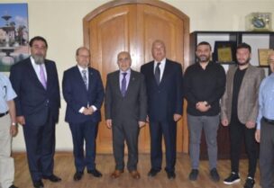 سفير النمسا في لبنان رينيه بول أمري مع رئيس بلدية طرابلس رياض يمق وعدد من الحضور