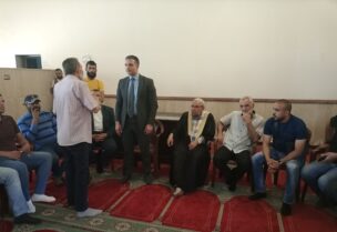 النائب إيهاب مطر خلال زيارة إلى مسجد التقوى