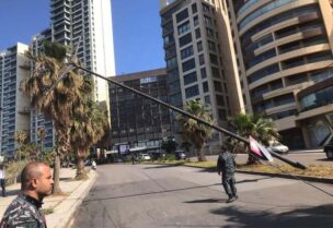 تكررت حادثة سقوط عامود انارة وهذه المرة في منطقة الروشة