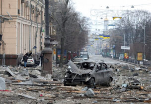 آثار الدمار في خاركيف - رويترز