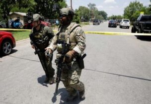 الشرطة الأمريكية في محيط مسرح الجريمة في تكساس