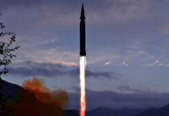 صورة أرشيفية لصاروخ تم إطلاقه في كوريا الشمالية