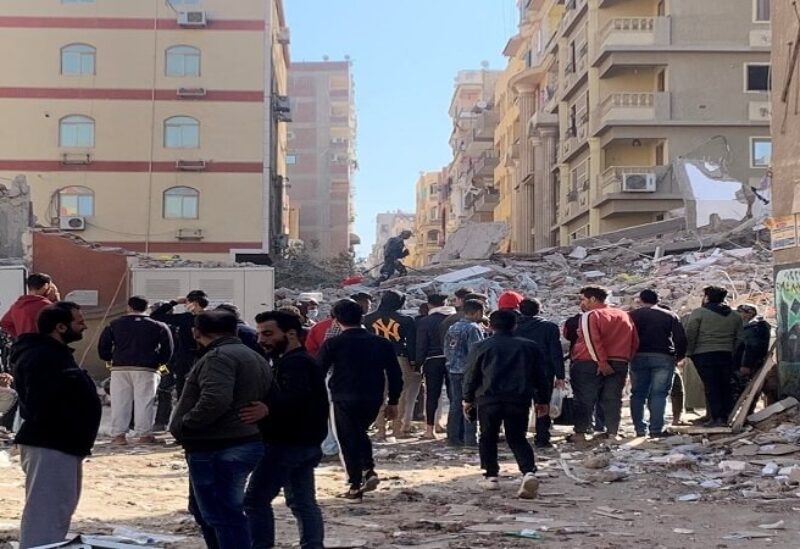 انهيار بناية من 5 أدوار بالقاهرة
