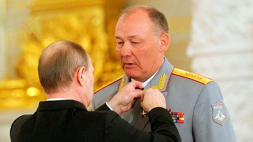بوتين والجنرال ألكسندر دفورنيكوف