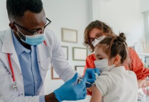 تطعيم الأطفال ضد كورونا