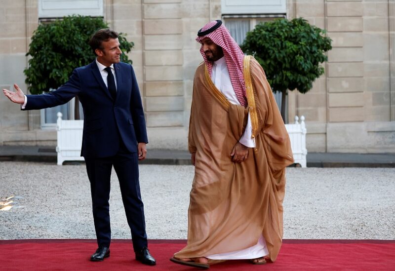 الرئيس الفرنسي خلال استقبال ولي العهد السعودي