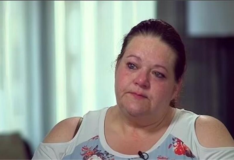 نيكول شوبرت 41 عامًا والدة الشاب القاتل
