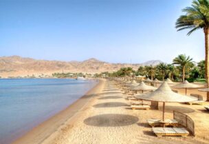 شاطئ مدينة دهب السياحية في مصر