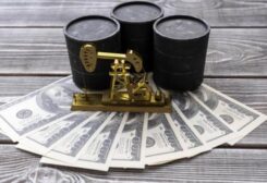 النفط مقابل الدولار