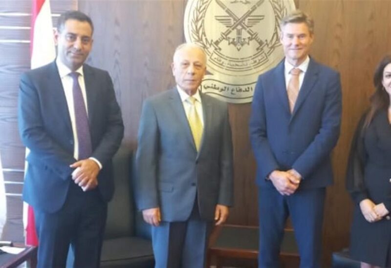 وزير الدفاع الوطني موريس سليم مدير مركز الامم المتحدة للساتلايت UNOSAT اينار يورغو