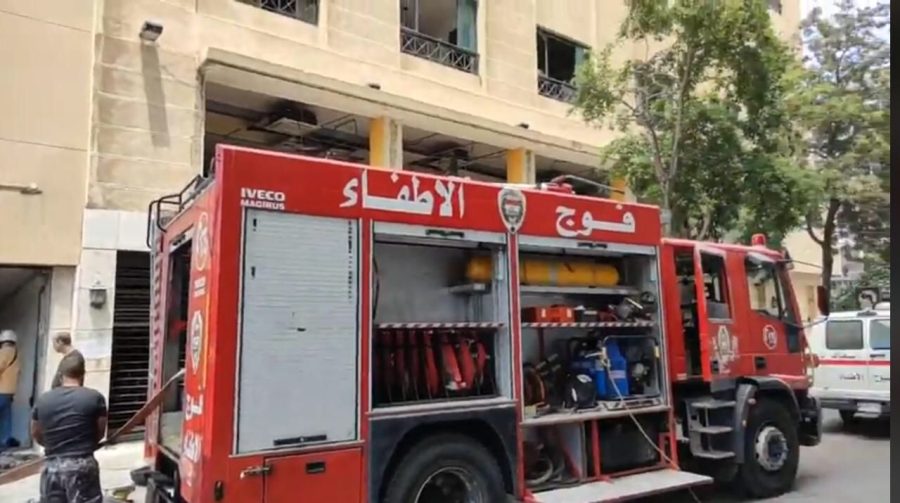 صور لفوج اطفاء بيروت اثناء اخماد الحريق