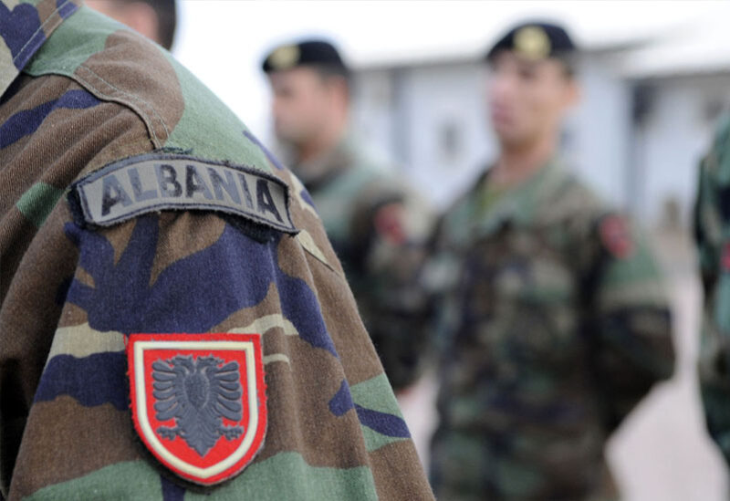 عناصر من الجيش الألباني