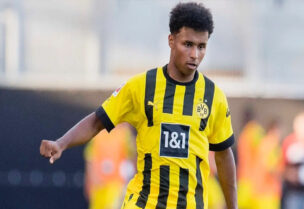 كريم أديمي مهاجم بروسيا دورتموند ل