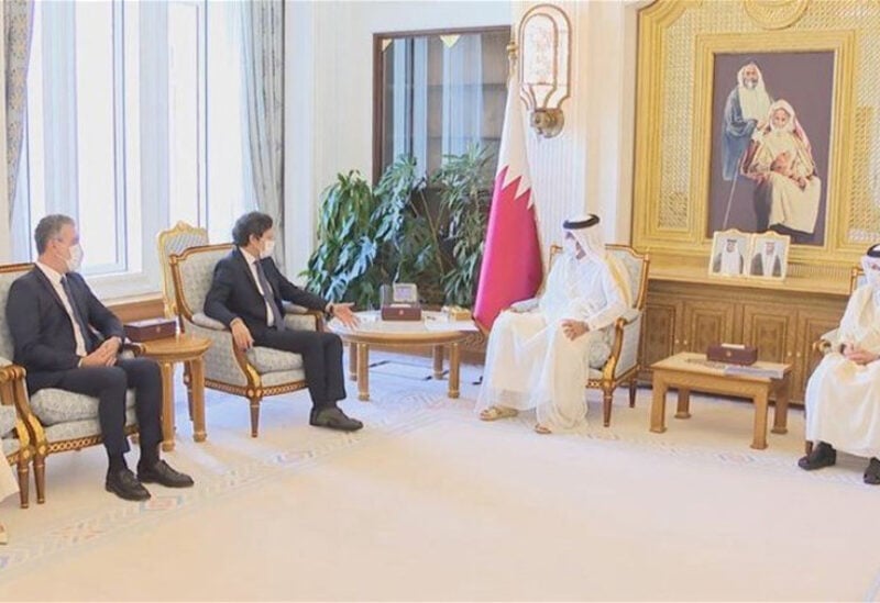 أمير قطر خلال استقباله الوزيرين زياد مكاري ووليد نصار