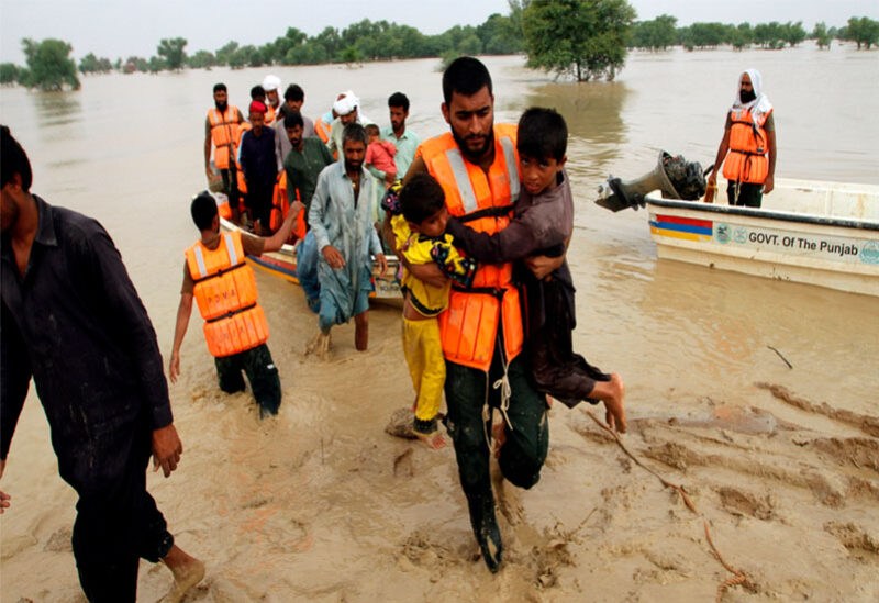 آثار الفيضانات المدمرة على باكستان