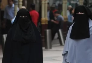 النقاب- تعبيرية