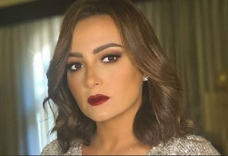 الفنانة بشرى