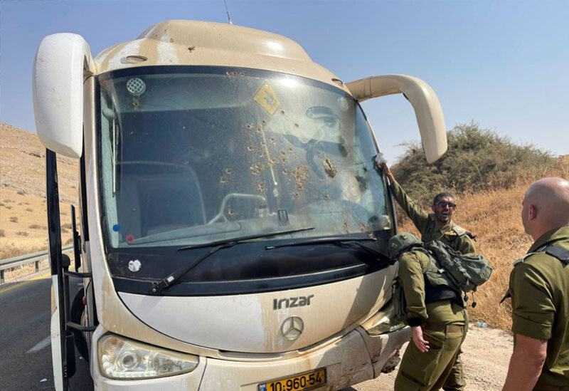 إطلاق نار على حافلة تقل جنود إسرائيليين في الضفة الغربية
