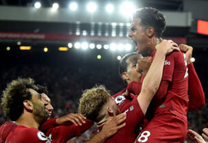فرحة لاعبو ليفربول بهدف كارفاليو