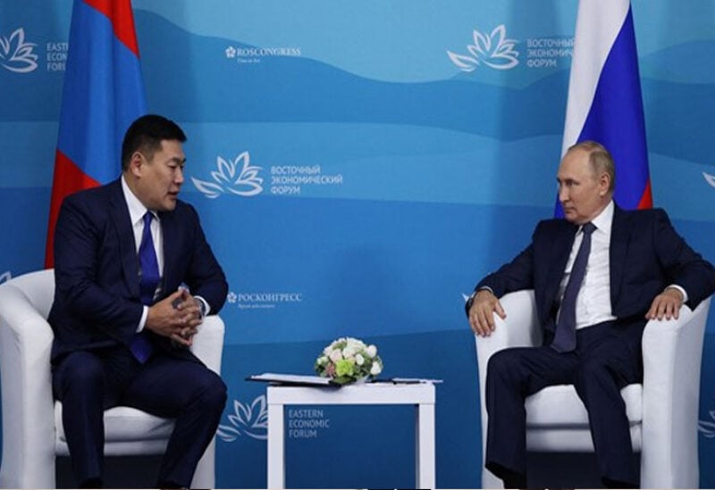 الرئيس الروسي فلاديمير بوتين ولوفسان نامسراي أويون-إردين رئيس وزراء منغوليا