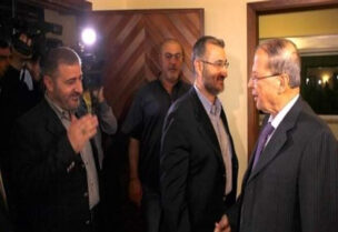 الرئيس ميشال عون ومسؤول الارتباط في حزب الله وفيق صفا
