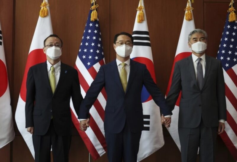 ممثلو اليابان وأميركا وكوريا الجنوبية في اجتماع سابق
