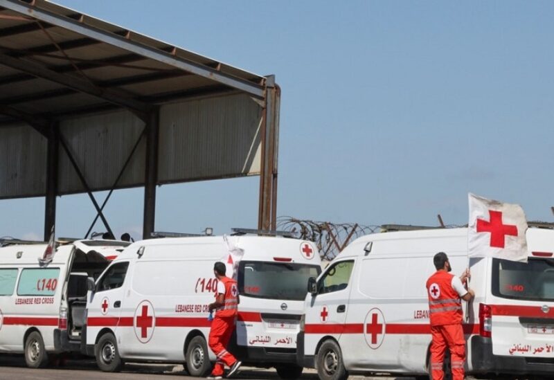 فرق الصليب الأحمر على معبر العريضة الحدودي