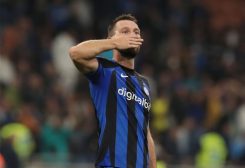 لاعب إنتر ميلان "ستيفان دي فري"