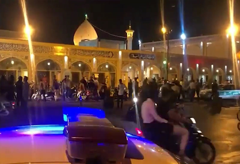 ضريح مدينة شيراز الذي تعرض لهجوم مسلح