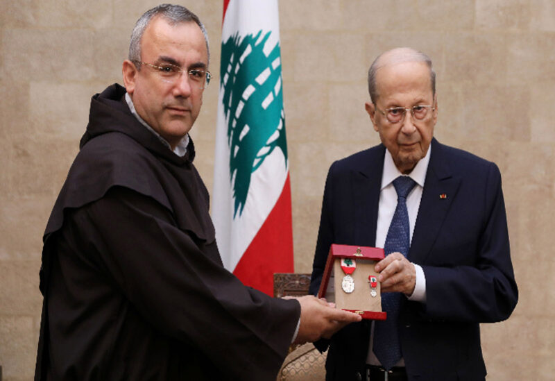 الرئيس عون يمنح "كاريتاس" وسام الاستحقاق الفضي
