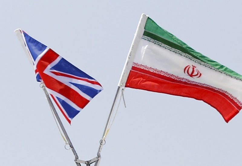 علما إيران وبريطانيا