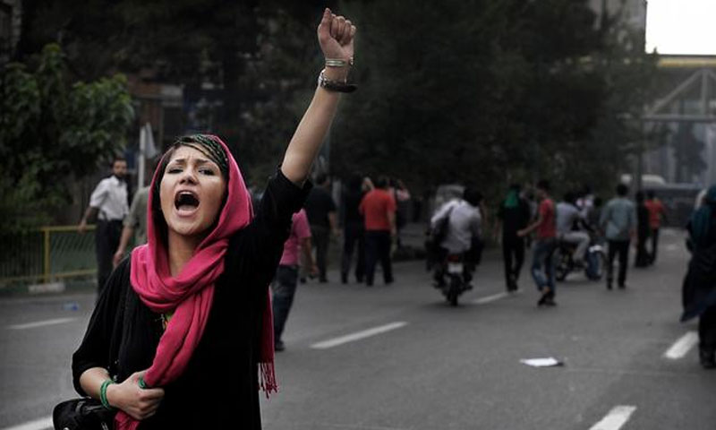 احتجاجات إيران تتواصل رغم تهديد النظام