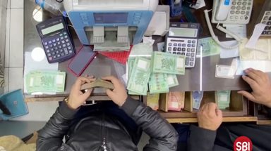 الدولار والليرة اللبنانية