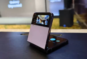 هاتف Galaxy Z Flip4