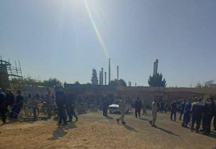 عمال مصفاة نفط في طهران يبدؤون إضرابهم